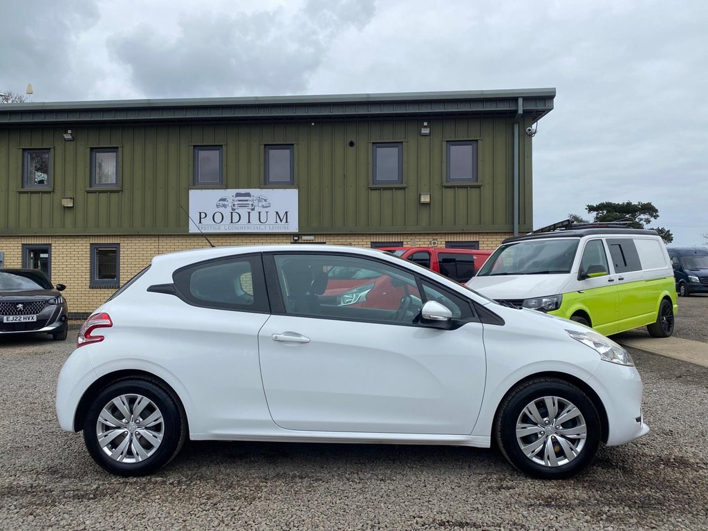 Used Peugeot 208 2015 for sale - 78102734: Photo 18
