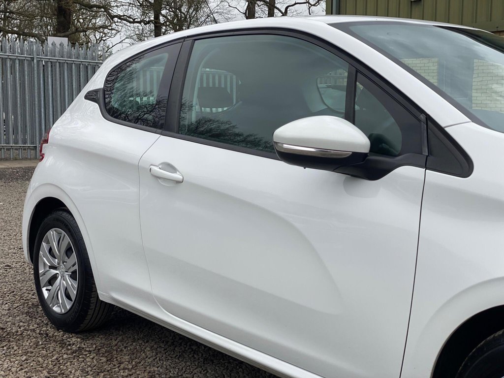 Used Peugeot 208 2015 for sale - 78102734: Photo 20