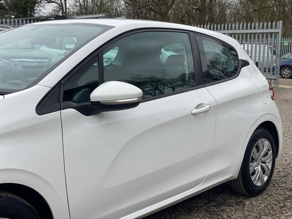 Used Peugeot 208 2015 for sale - 78102734: Photo 22
