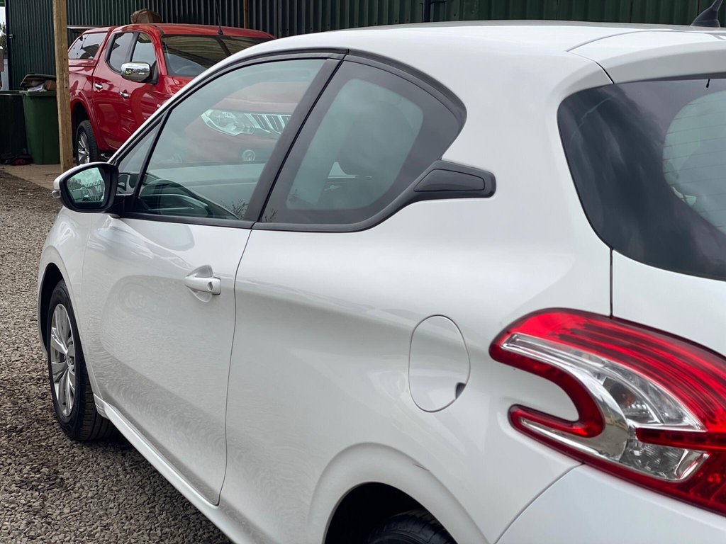 Used Peugeot 208 2015 for sale - 78102734: Photo 25