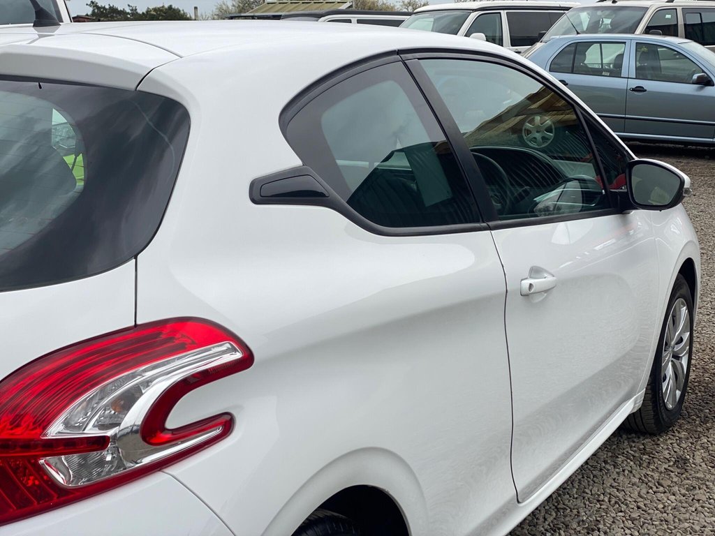 Used Peugeot 208 2015 for sale - 78102734: Photo 27