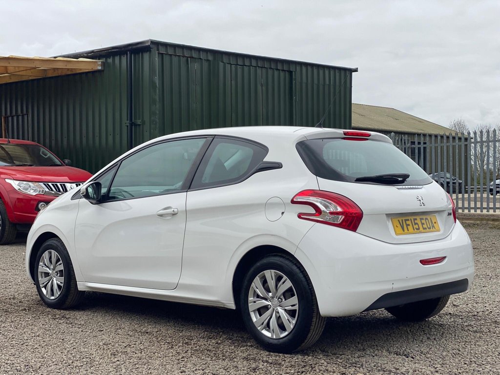 Used Peugeot 208 2015 for sale - 78102734: Photo 3