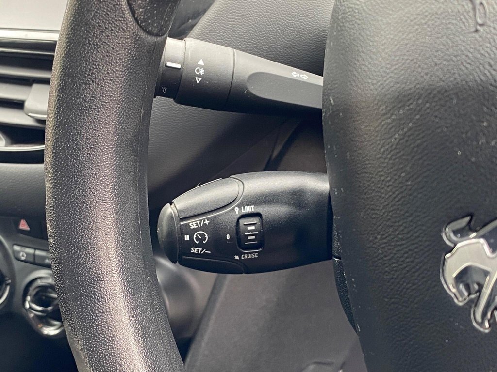 Used Peugeot 208 2015 for sale - 78102734: Photo 36