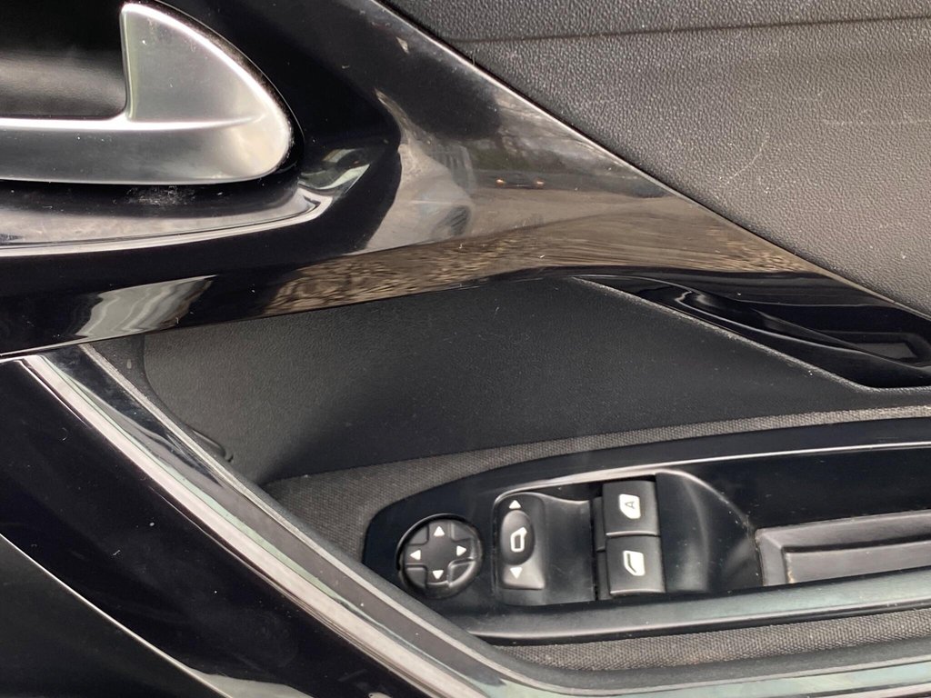 Used Peugeot 208 2015 for sale - 78102734: Photo 38