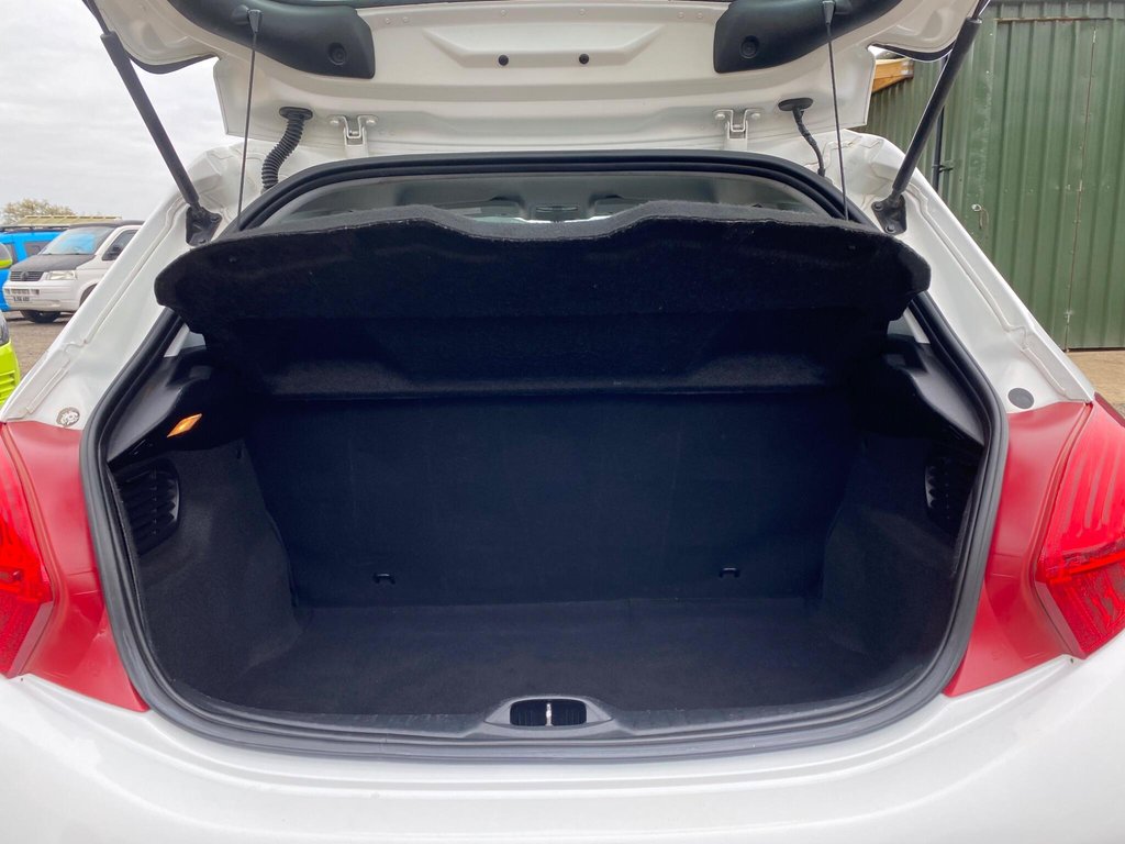 Used Peugeot 208 2015 for sale - 78102734: Photo 43