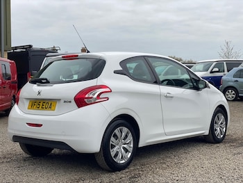 Used Peugeot 208 2015 for sale - 78102734: Photo