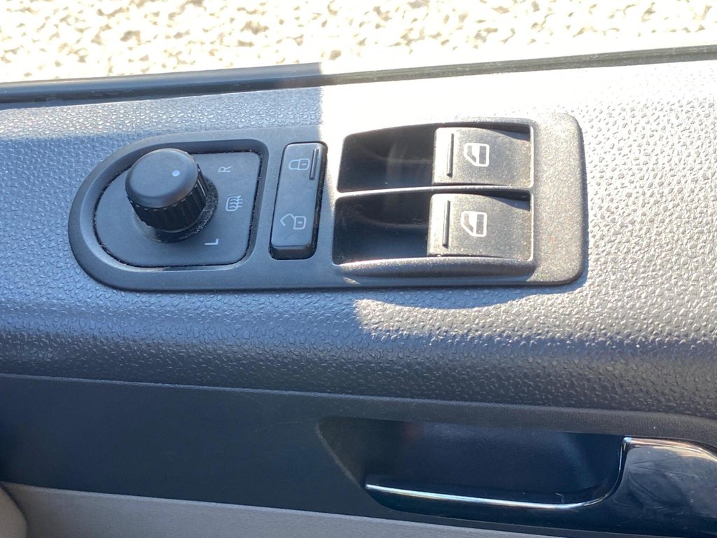 Used Volkswagen Transporter Shuttle 2012 for sale - 77941801: Photo 48