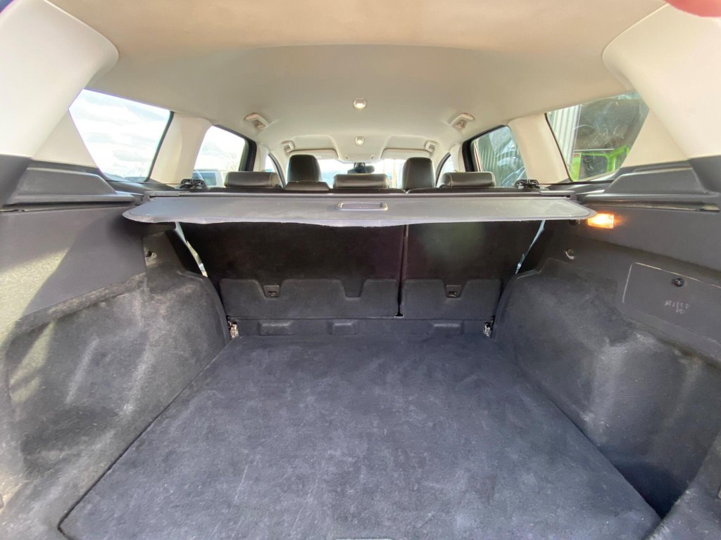 Used Ford Kuga 2015 for sale - 76345935: Photo 12