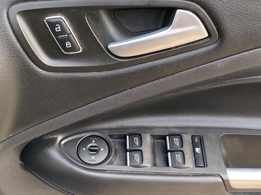 Used Ford Kuga 2015 for sale - 76345935: Photo 41