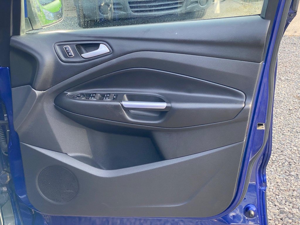 Used Ford Kuga 2015 for sale - 76345935: Photo 42