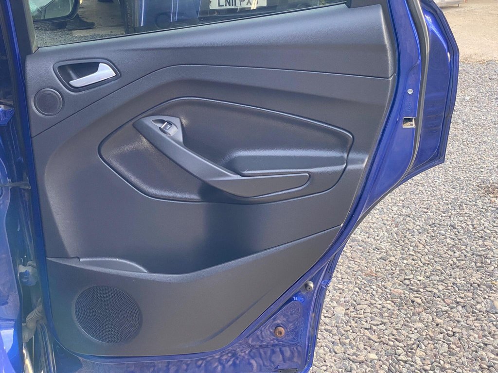 Used Ford Kuga 2015 for sale - 76345935: Photo 44