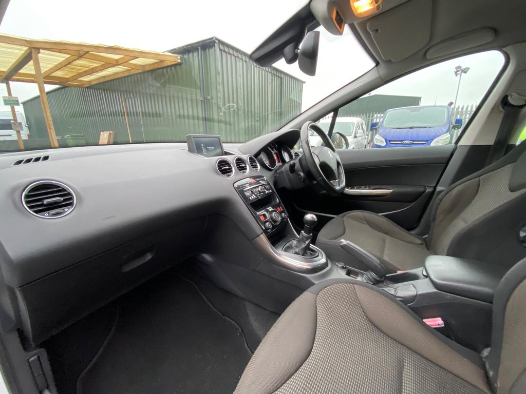 Used Peugeot 308 2013 for sale - 77293335: Photo 14