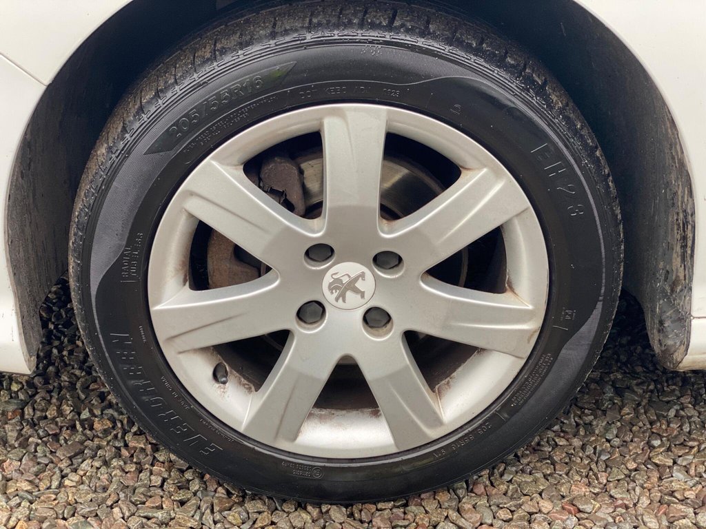 Used Peugeot 308 2013 for sale - 77293335: Photo 15