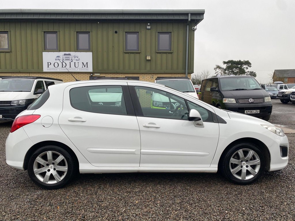 Used Peugeot 308 2013 for sale - 77293335: Photo 20