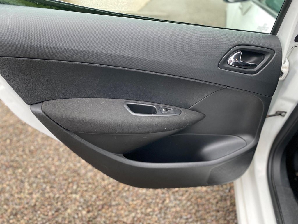 Used Peugeot 308 2013 for sale - 77293335: Photo 47