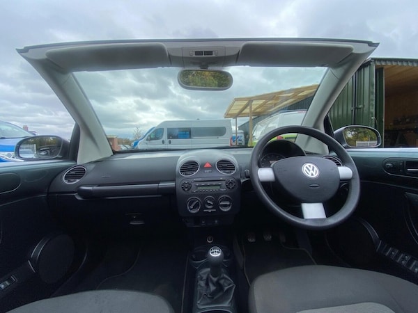 Used Volkswagen Beetle 2011 for sale - 76216788: Photo 11