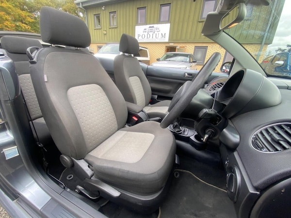 Used Volkswagen Beetle 2011 for sale - 76216788: Photo 30