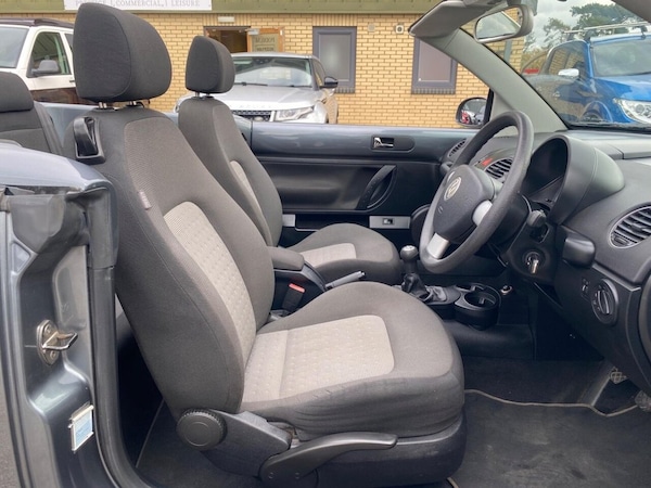 Used Volkswagen Beetle 2011 for sale - 76216788: Photo 7