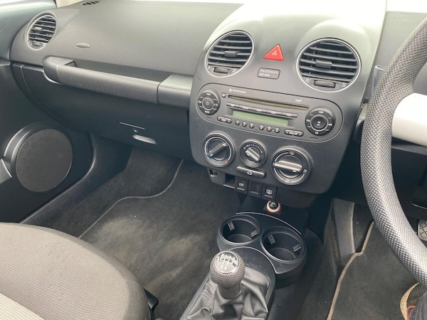 Used Volkswagen Beetle 2011 for sale - 76216788: Photo 8