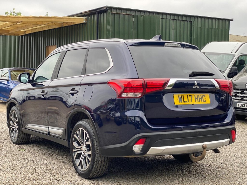 Used Mitsubishi Outlander 2017 for sale - 76147366: Photo 4