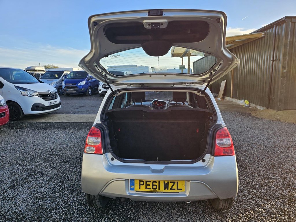 Used Renault Twingo 2011 for sale - 77236402: Photo 16
