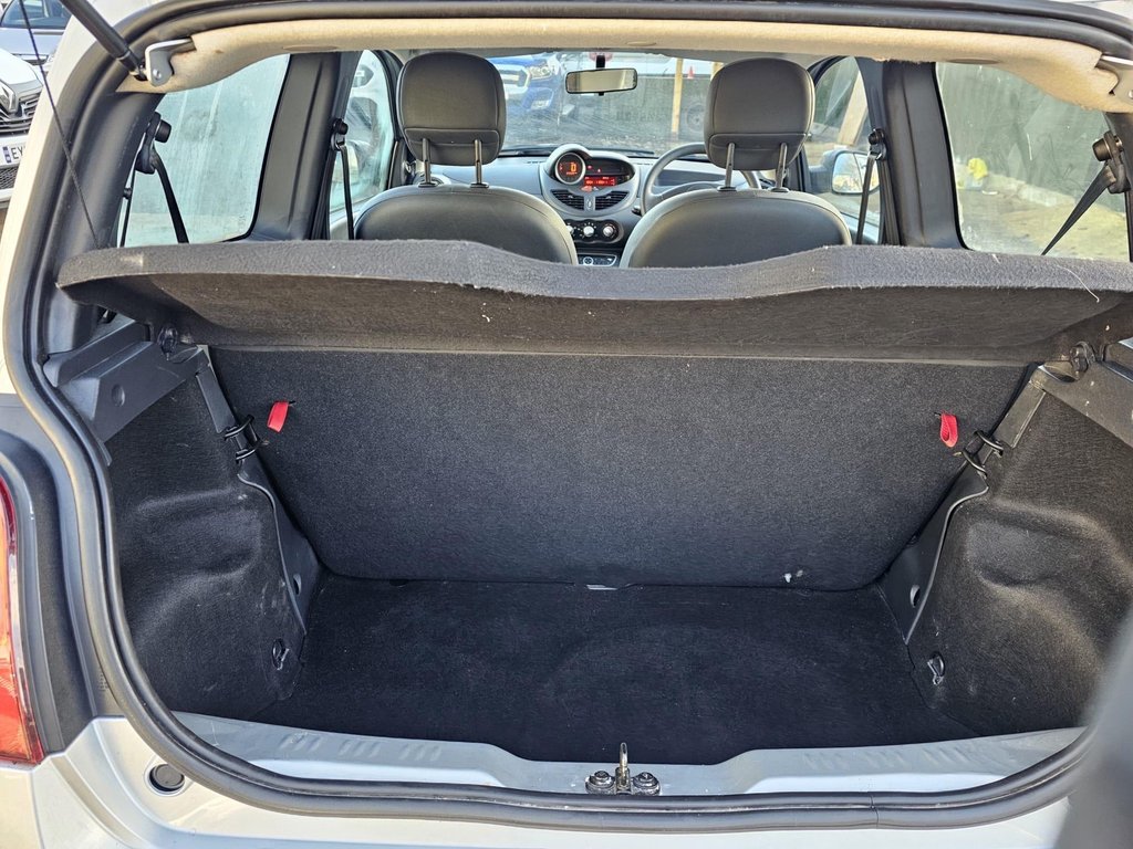 Used Renault Twingo 2011 for sale - 77236402: Photo 9