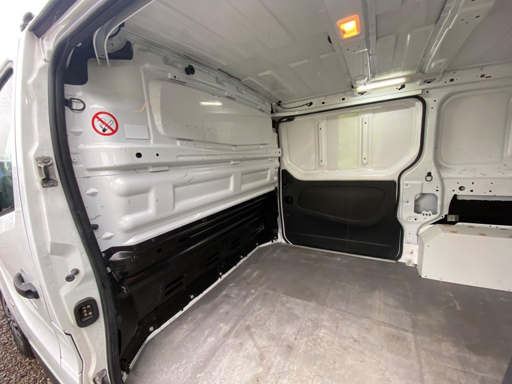 Used Vauxhall Vivaro 2015 for sale - 78002296: Photo 45