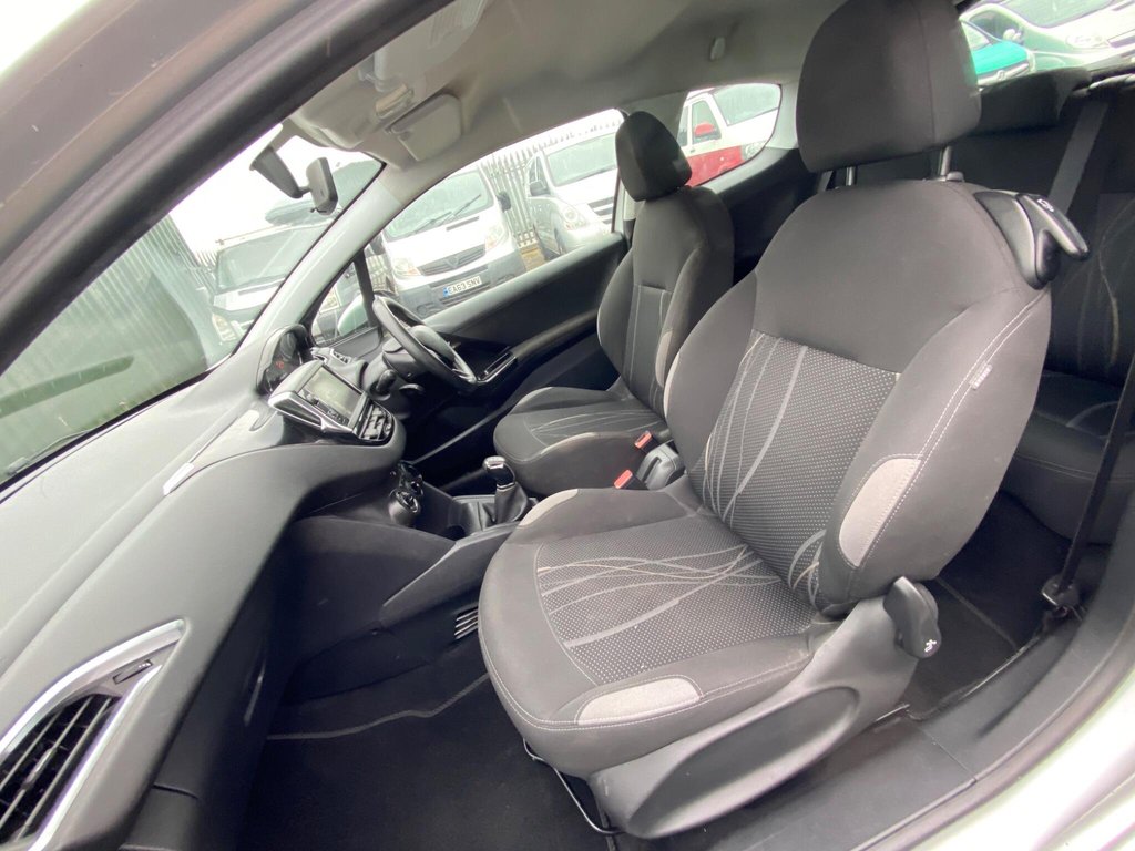 Used Peugeot 208 2013 for sale - 77609244: Photo 16