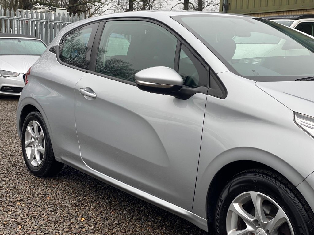 Used Peugeot 208 2013 for sale - 77609244: Photo 24