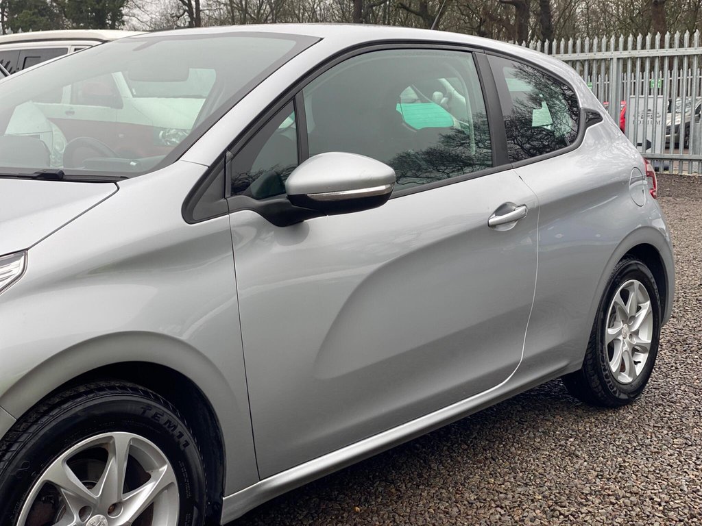 Used Peugeot 208 2013 for sale - 77609244: Photo 26