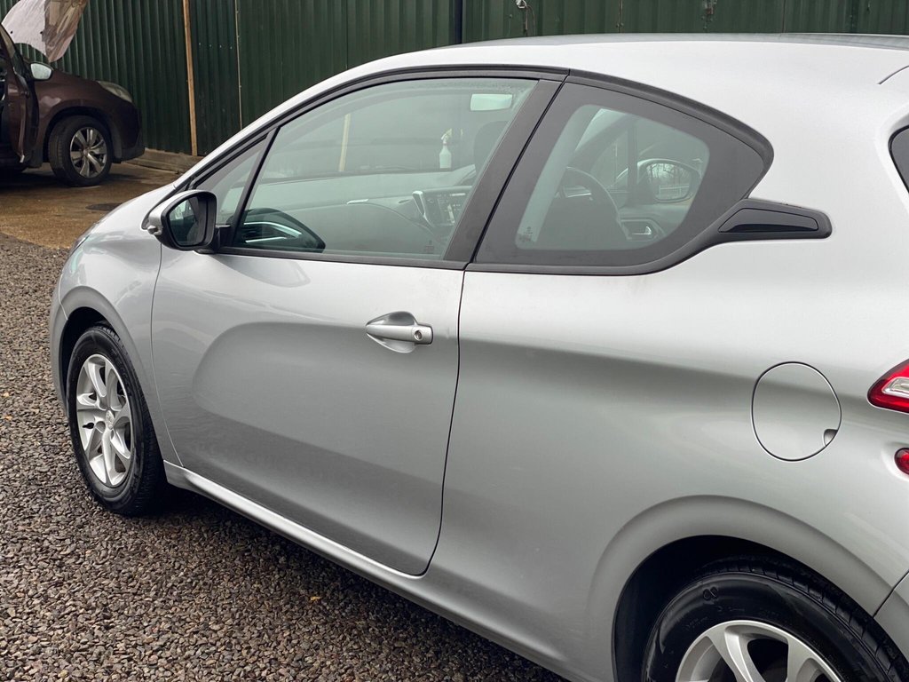 Used Peugeot 208 2013 for sale - 77609244: Photo 28