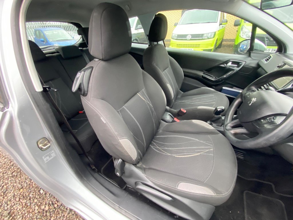 Used Peugeot 208 2013 for sale - 77609244: Photo 32