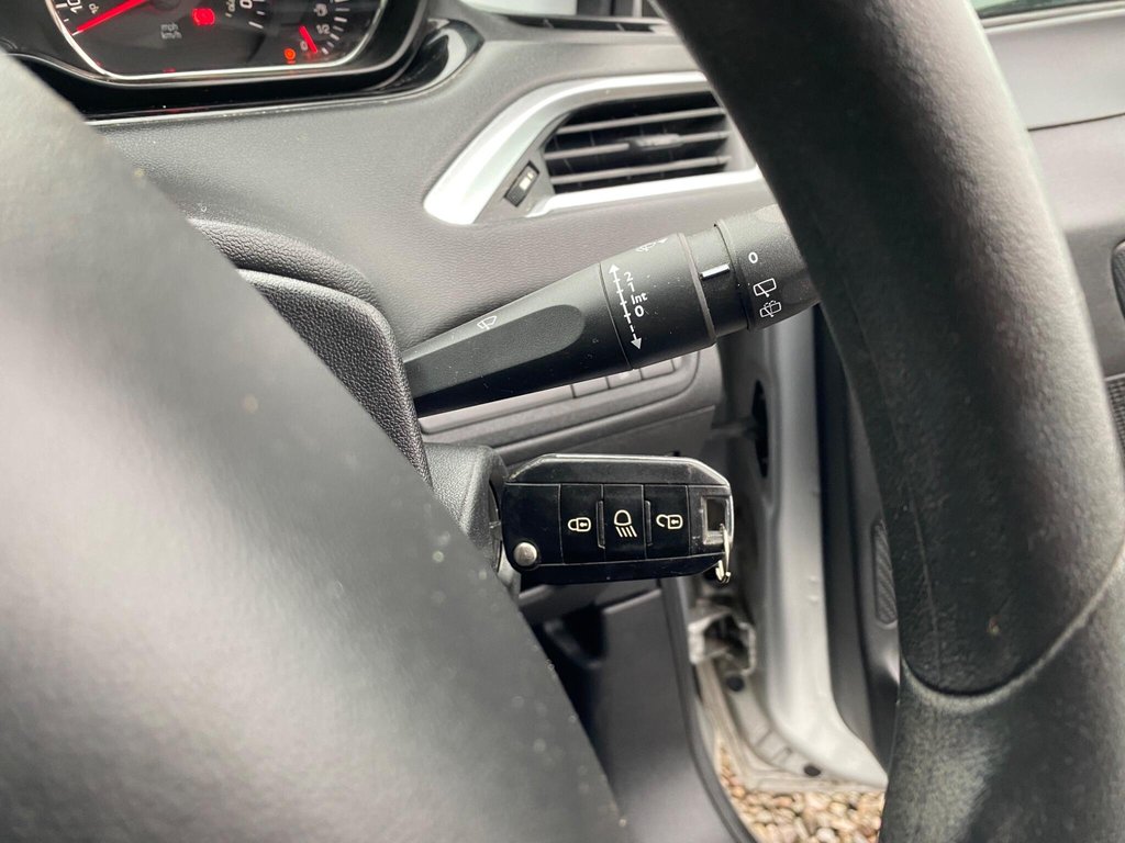 Used Peugeot 208 2013 for sale - 77609244: Photo 37