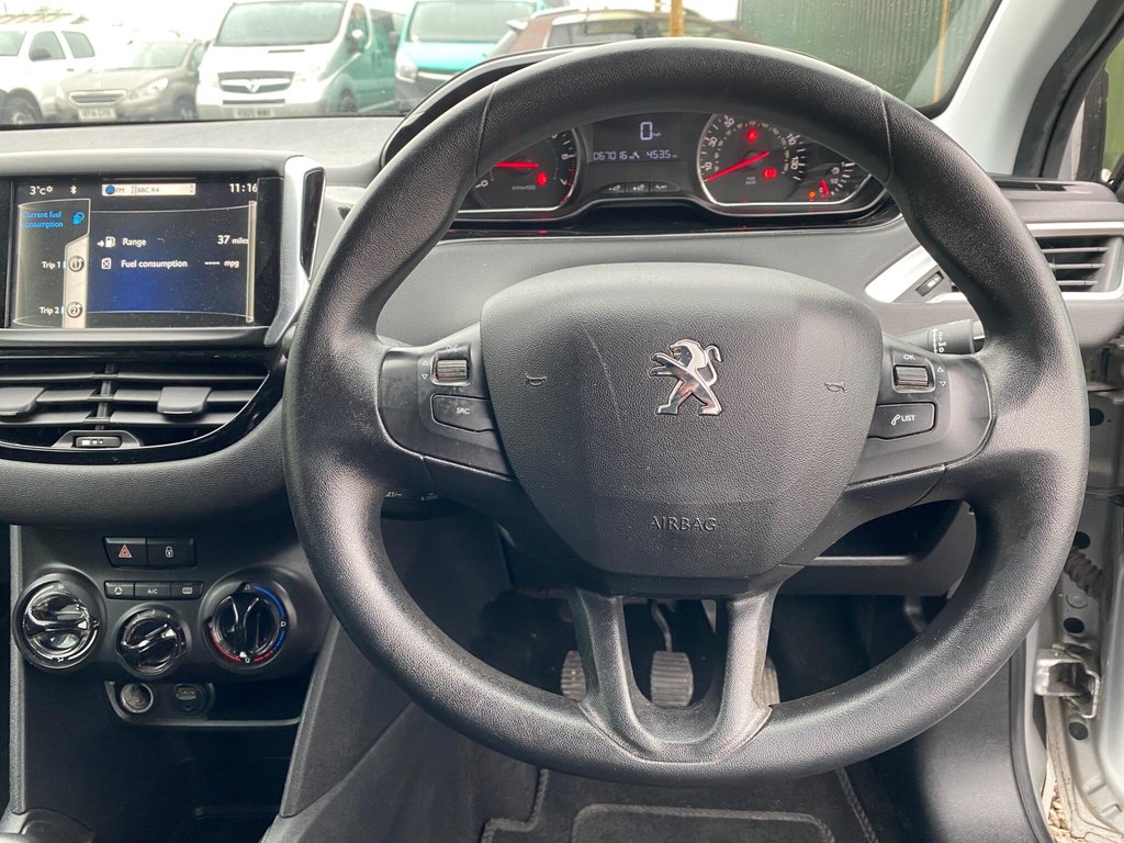 Used Peugeot 208 2013 for sale - 77609244: Photo 38