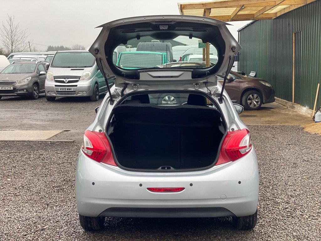 Used Peugeot 208 2013 for sale - 77609244: Photo 43