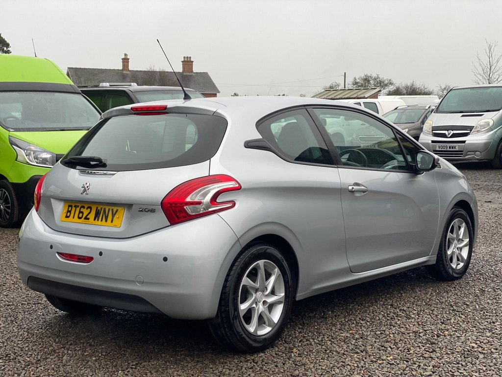 Used Peugeot 208 2013 for sale - 77609244: Photo 5