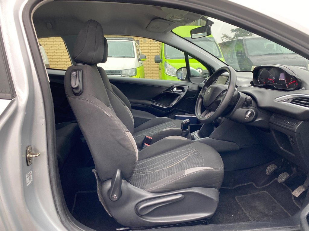 Used Peugeot 208 2013 for sale - 77609244: Photo 7