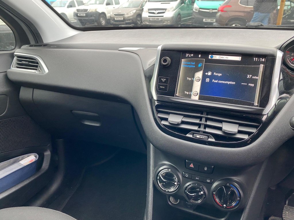 Used Peugeot 208 2013 for sale - 77609244: Photo 8