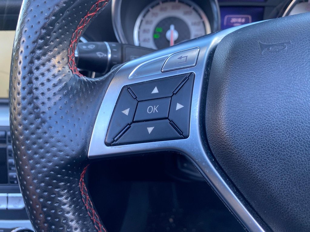 Used Mercedes-Benz SLK 2015 for sale - 77463824: Photo 33