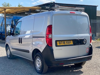 Used Vauxhall Combo 2018 for sale - 75532813: Photo