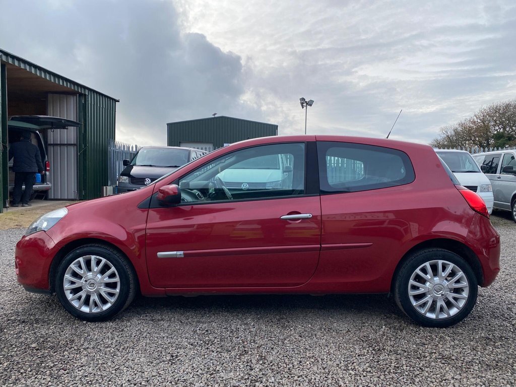 Used Renault Clio 2011 for sale - 77981495: Photo 19