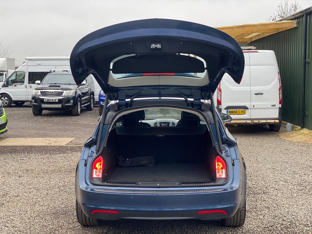 Used Vauxhall Insignia 2015 for sale - 77037947: Photo 11