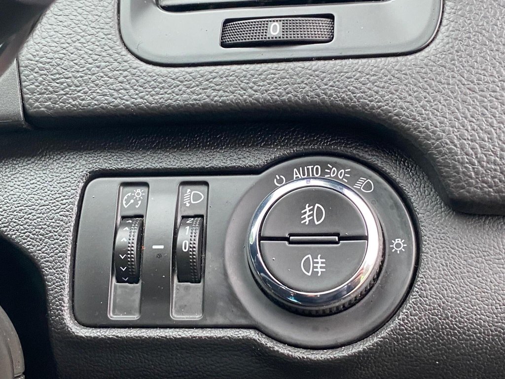 Used Vauxhall Insignia 2015 for sale - 77037947: Photo 41