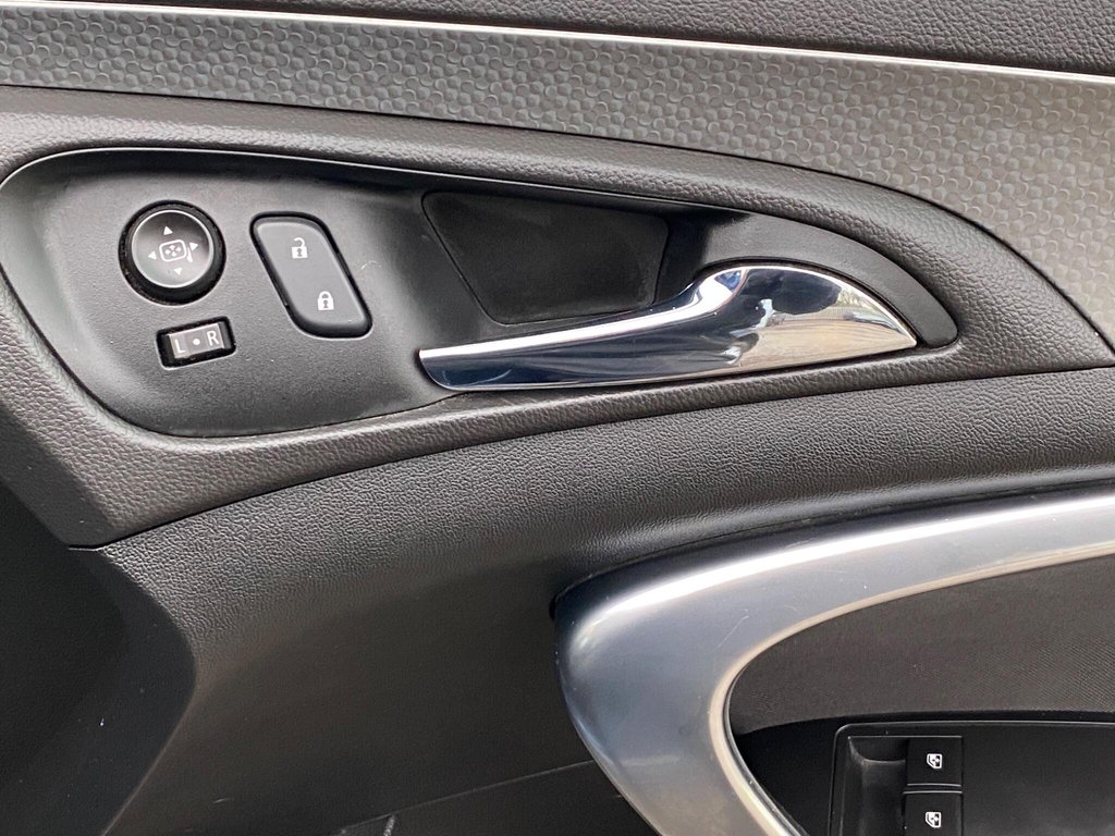 Used Vauxhall Insignia 2015 for sale - 77037947: Photo 42