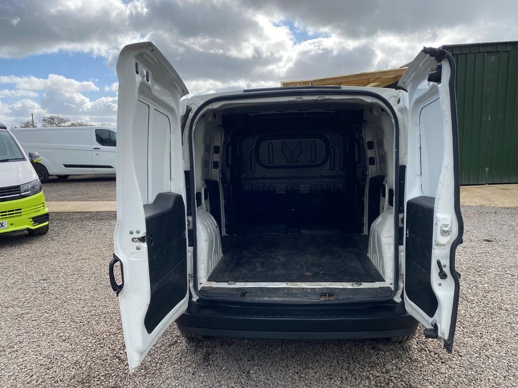 Used Vauxhall Combo 2014 for sale - 77841381: Photo 11