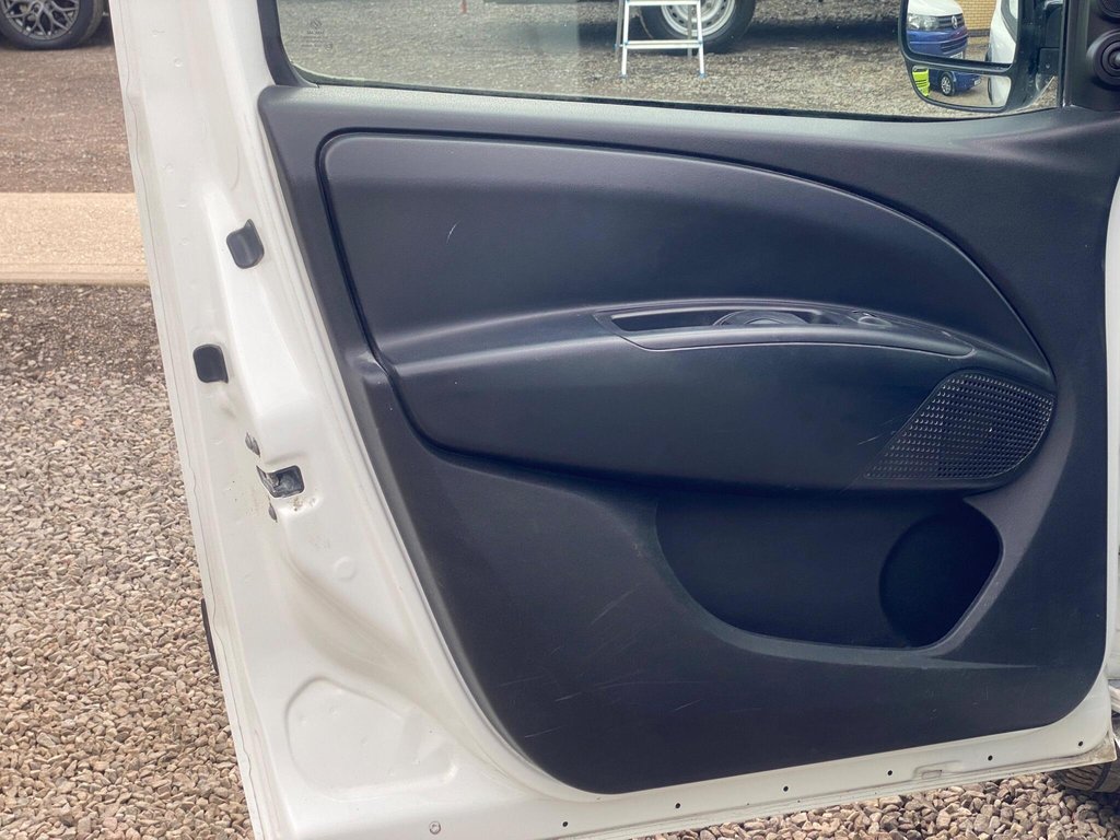 Used Vauxhall Combo 2014 for sale - 77841381: Photo 43