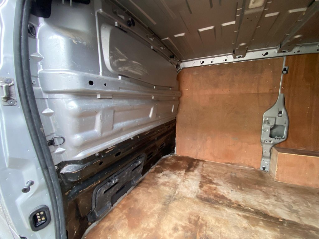 Used Vauxhall Vivaro 2016 for sale - 77250302: Photo 17