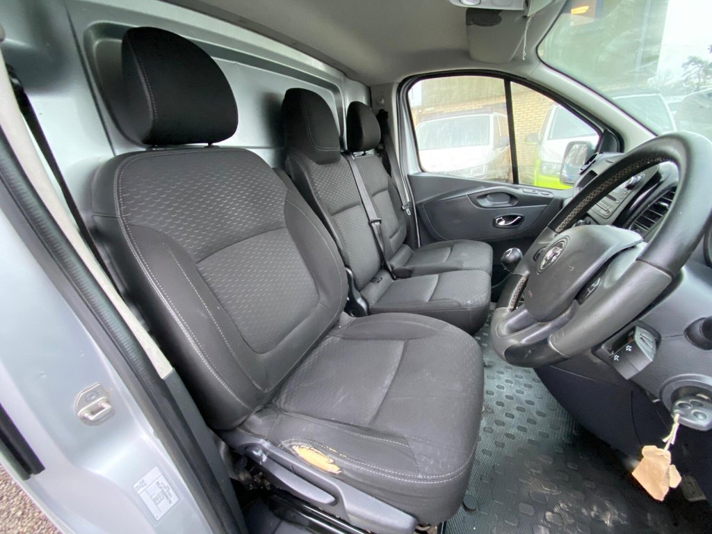 Used Vauxhall Vivaro 2016 for sale - 77250302: Photo 7