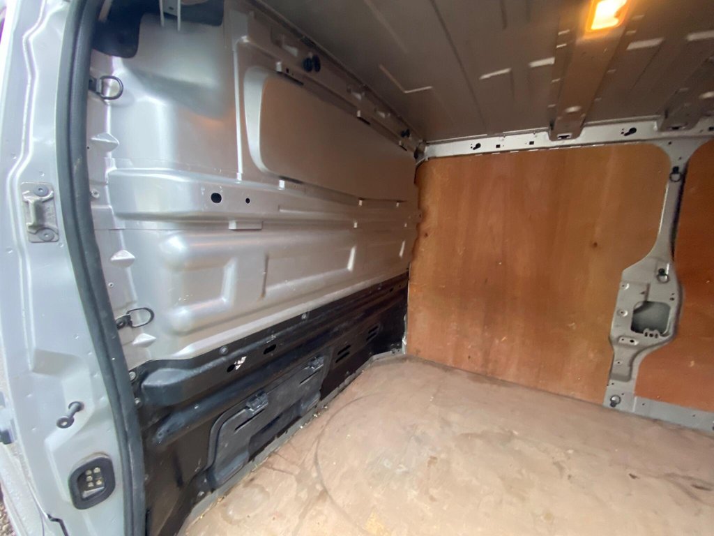 Used Vauxhall Vivaro 2015 for sale - 77534635: Photo 15