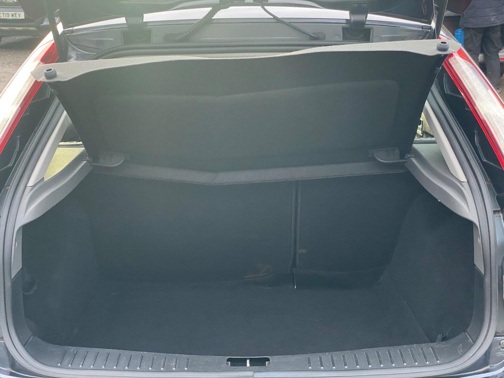 Used Ford Focus 2010 for sale - 78180775: Photo 10